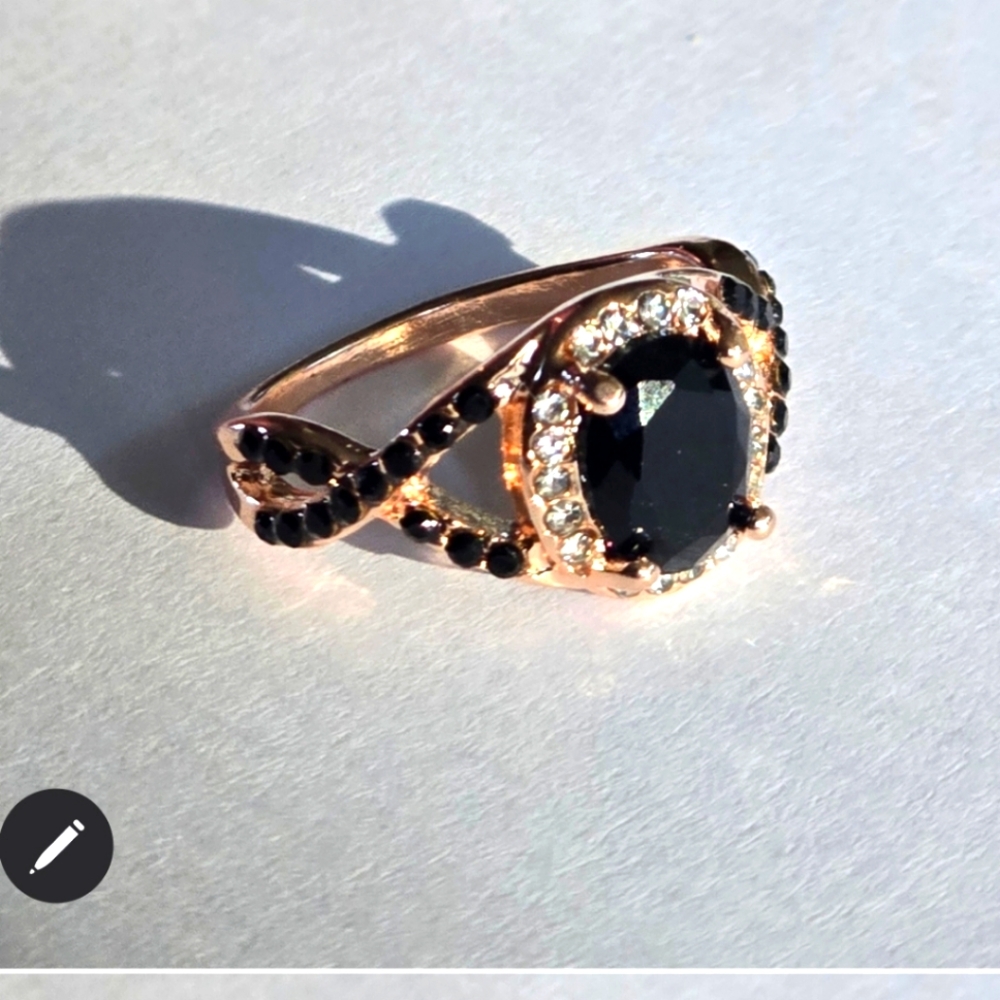 BLACK EBONY ONYX CZ ACCENT LADIES  NEW SIZE 7 CASUALTO DRESS TO IMPRESS RING